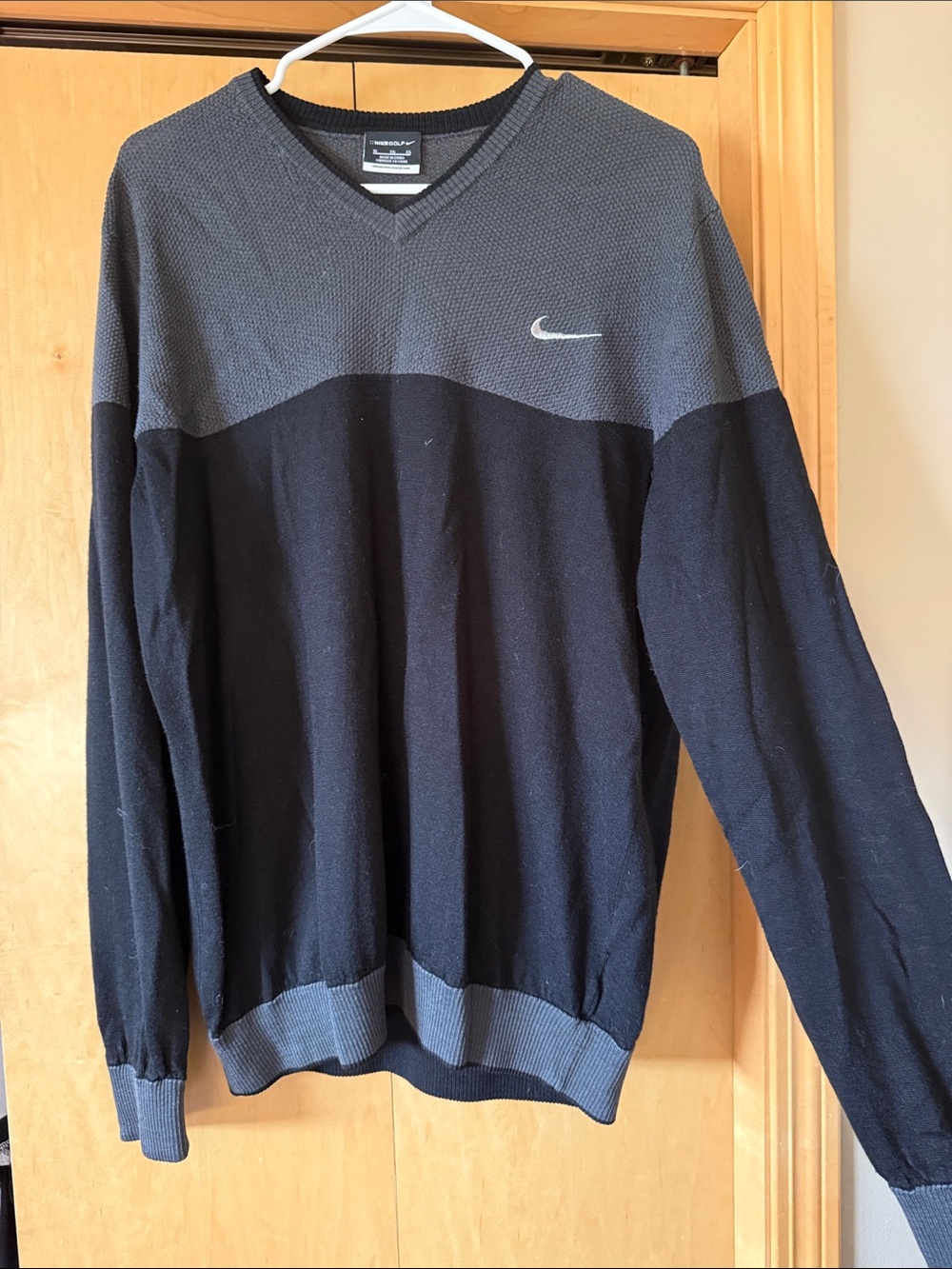 Nike Men’s Black and Gray V-Neck Sweater